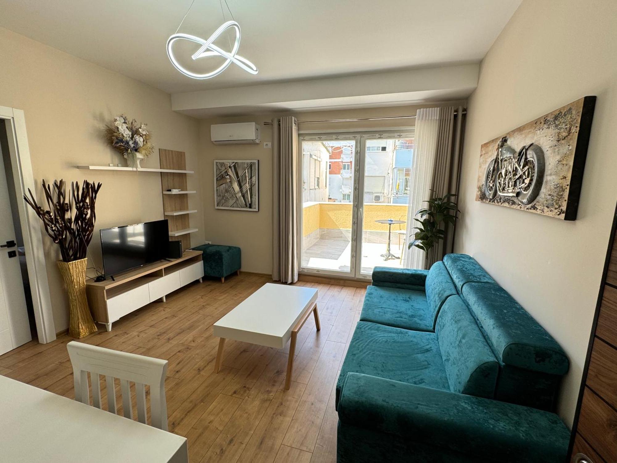 Apartament Haris *